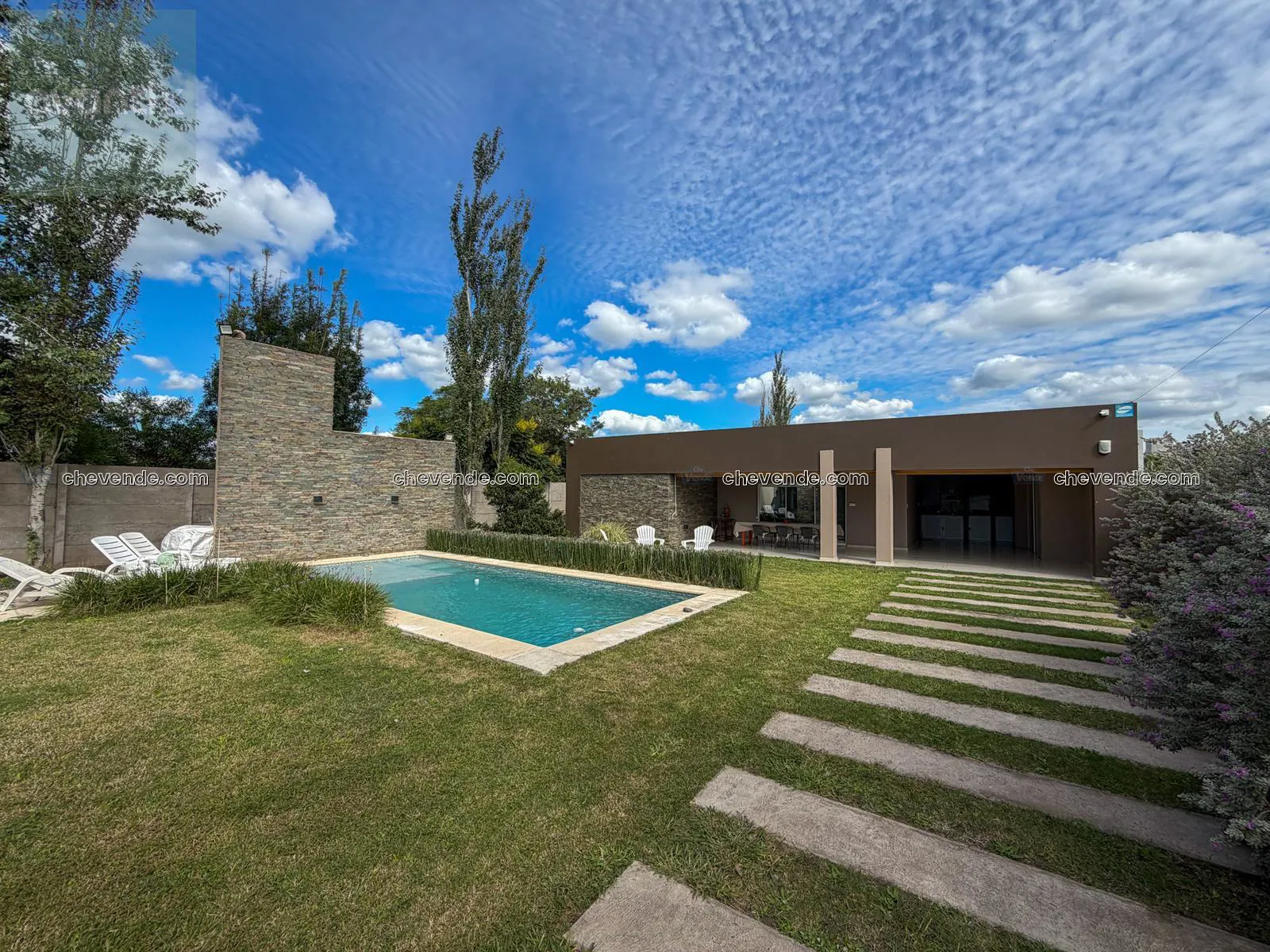 Casa quinta moderna en Susana
