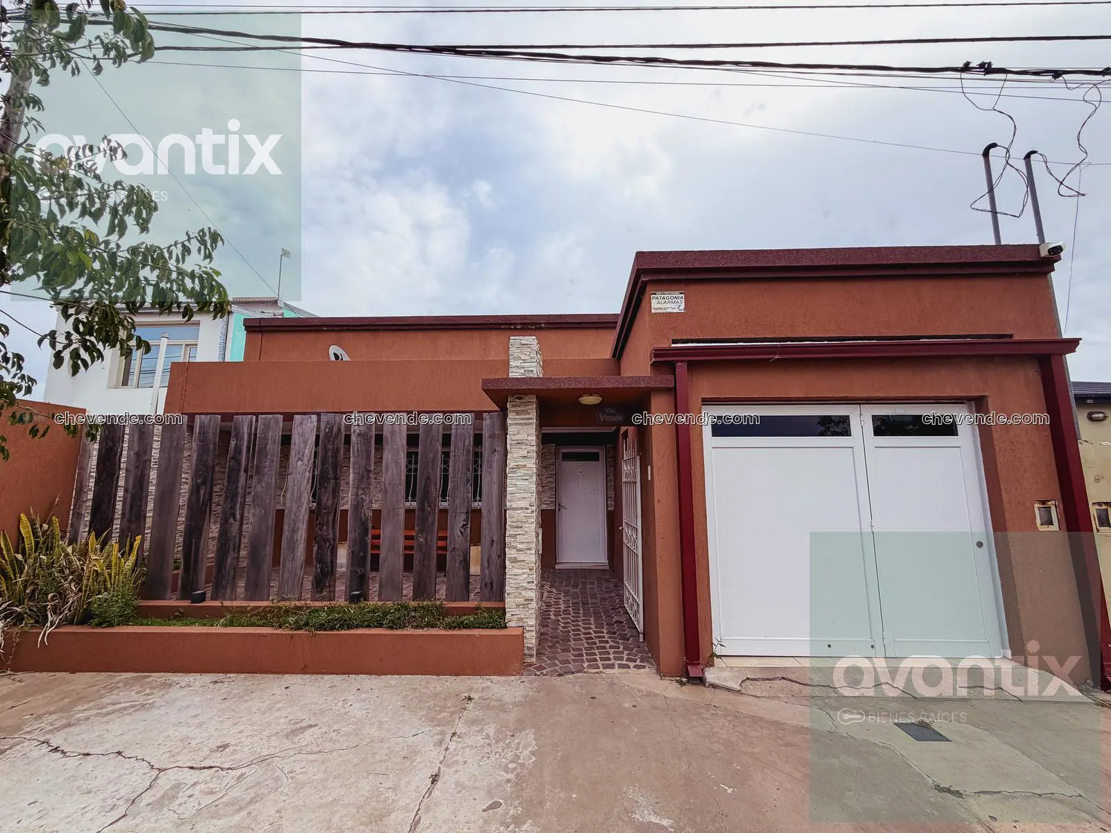 Propiedad de 4 habitaciones con quincho y patio