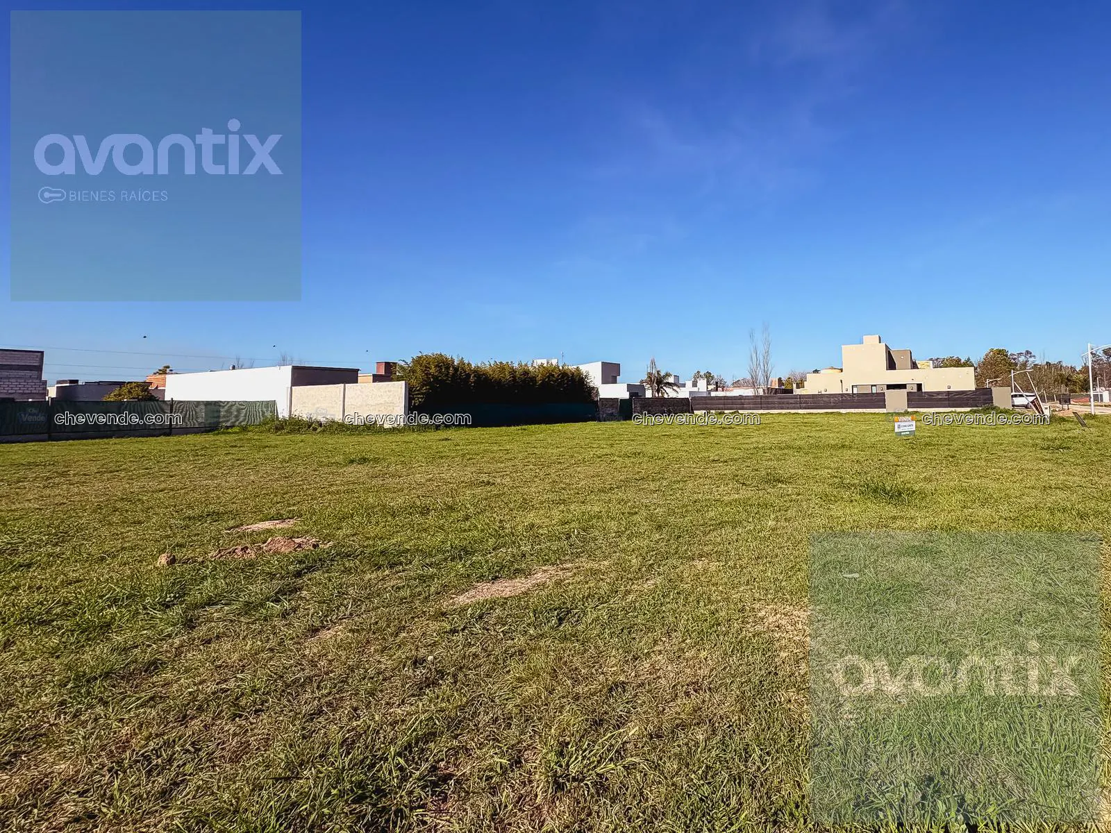 Terreno de 700 m2 en Village del Brigadier 