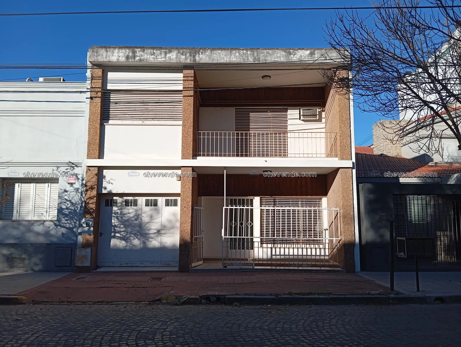 Casa apta para uso mixto