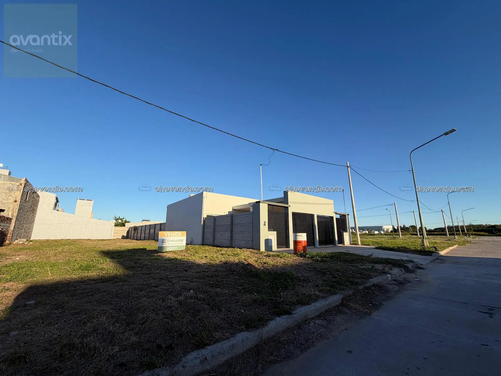 Lote de 304 m2 en barrio Los Arces