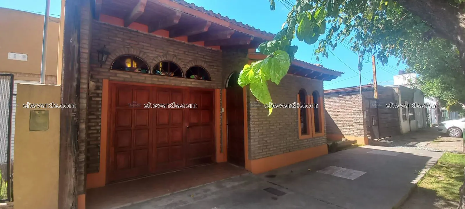VENTA - Casa - 2 dormitorios y pileta - VENTA