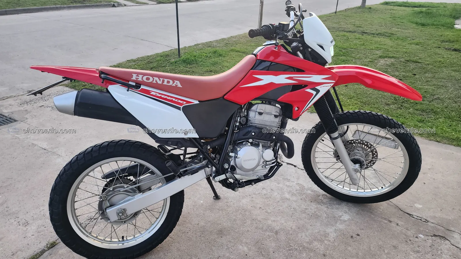 Moto Honda XR 250 Tornado