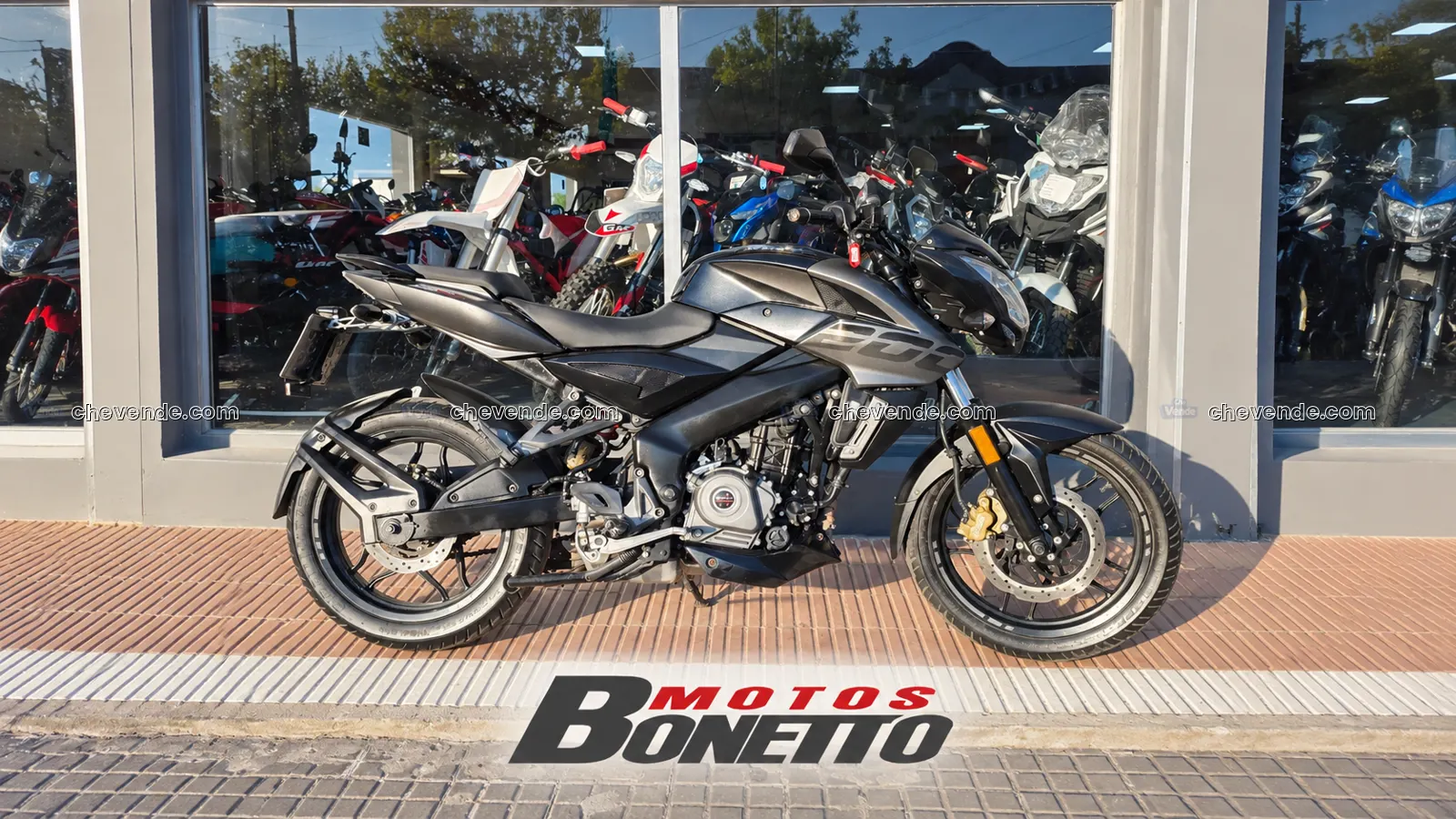 BAJAJ ROUSER 200 NS 2020 -  20.230 KM