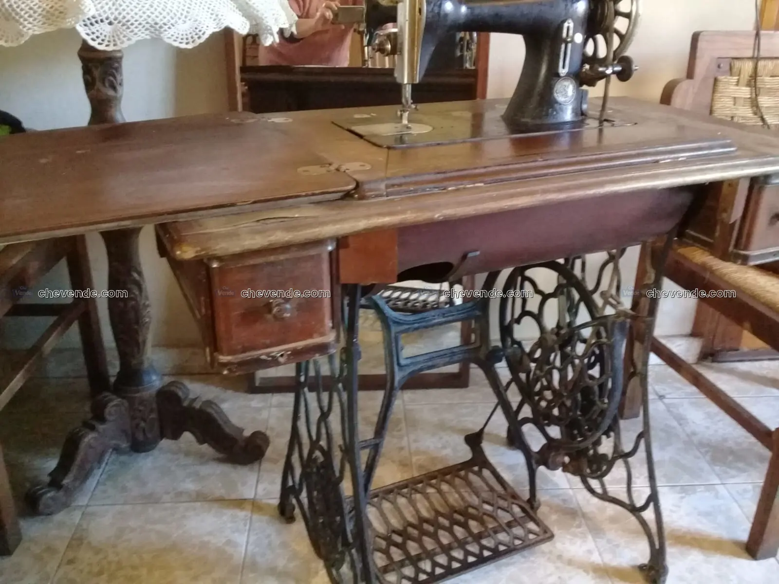 Máquina de coser clemens muller Antigua con mueble