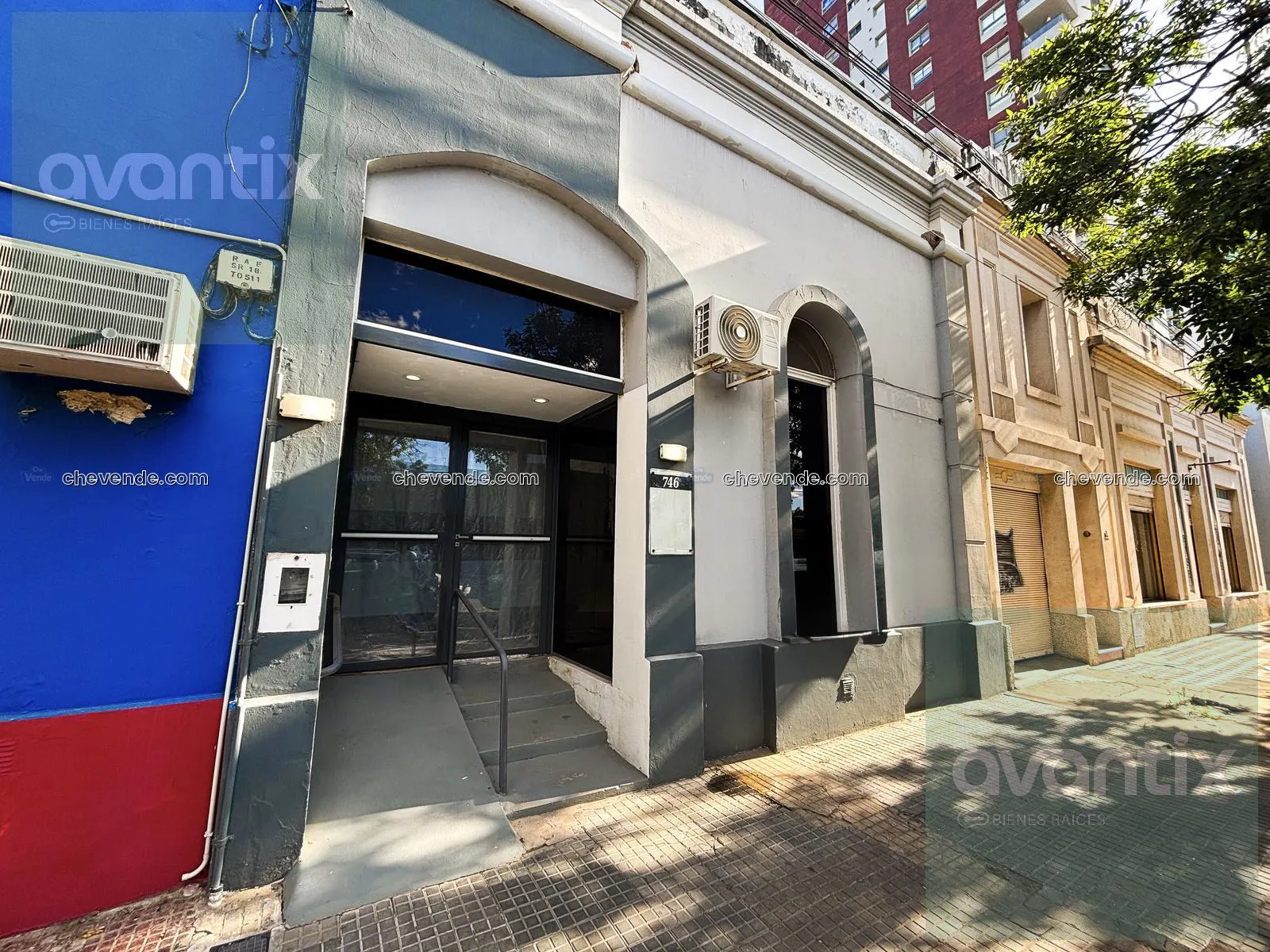 Local y Oficina en Av. Mitre