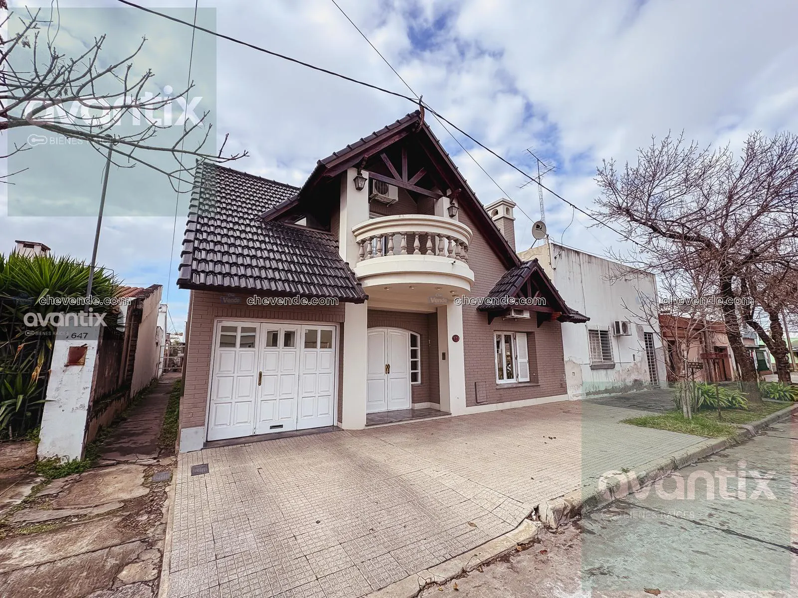 Propiedad con 3 habitaciones y garage - Apta crédito