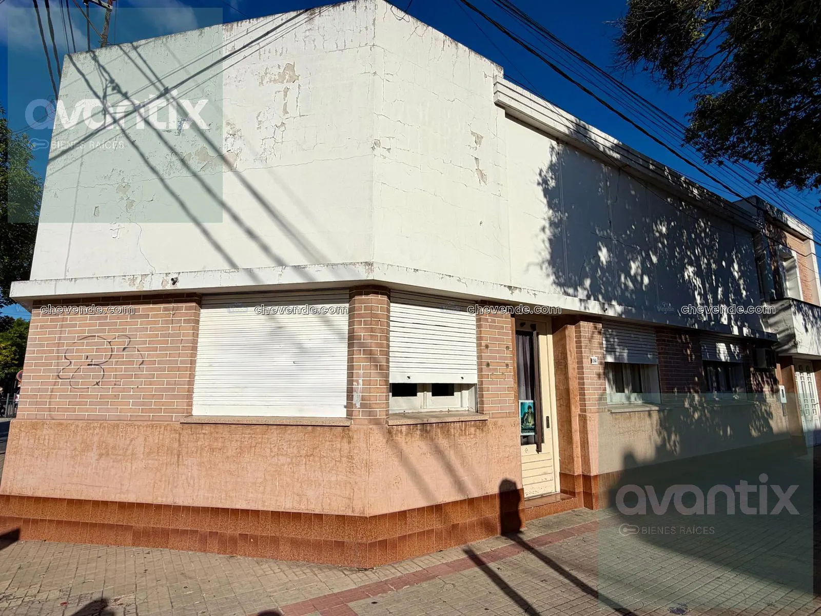 Propiedad de 3 habitaciones en plena avenida