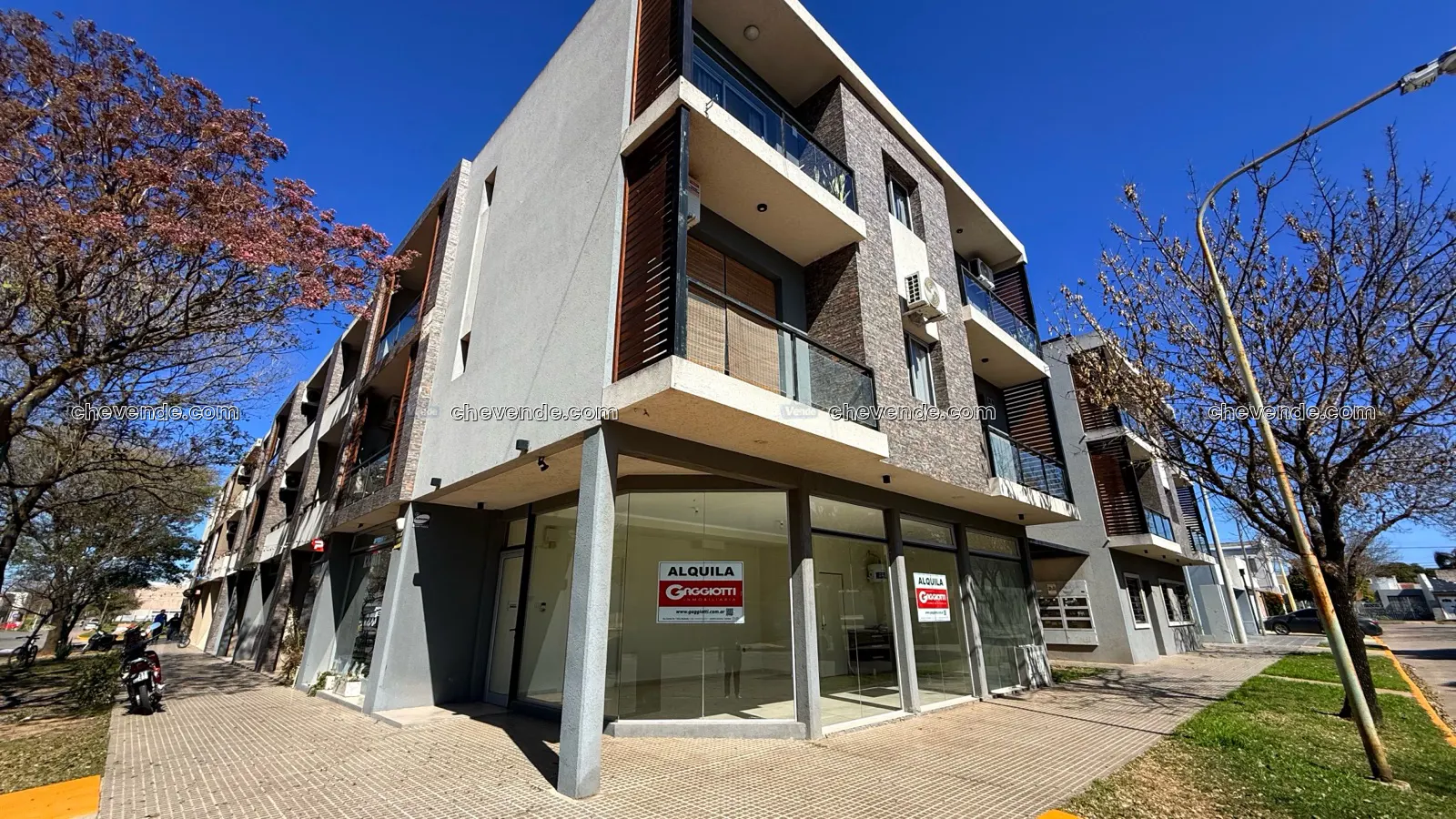 Local - Barrio Ilolay