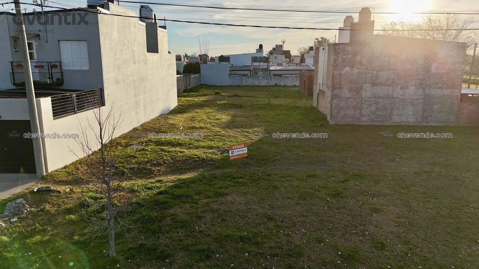 Lote de 300 m2 en barrio La Cañada