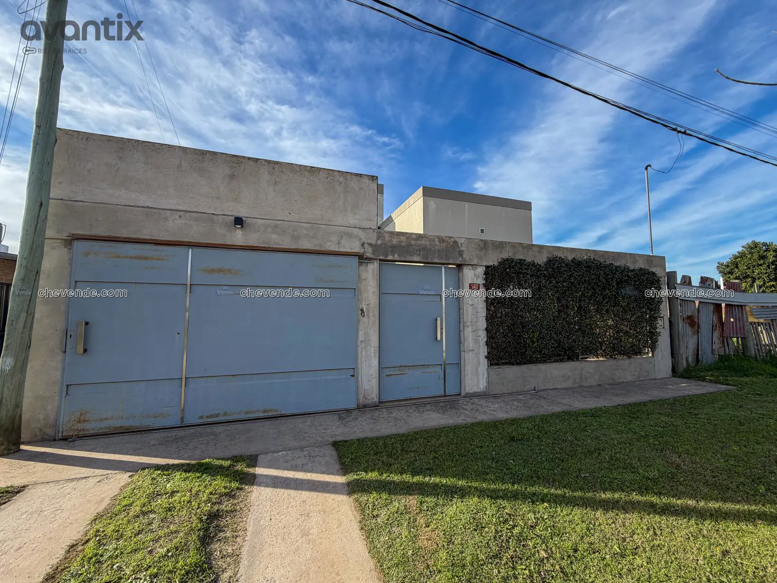 Propiedad de 2 habitaciones, cochera y quincho
