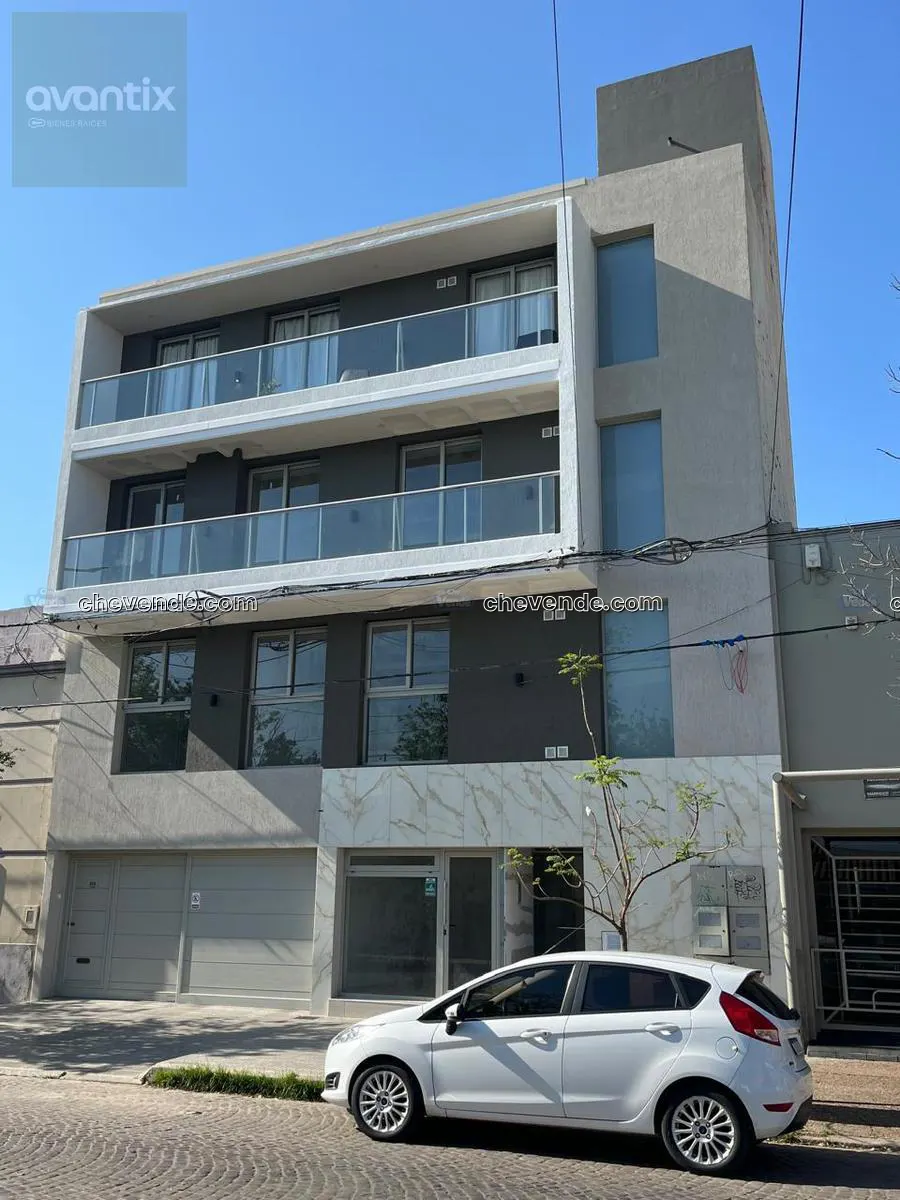 Departamento en alquiler en plena Avenida Mitre